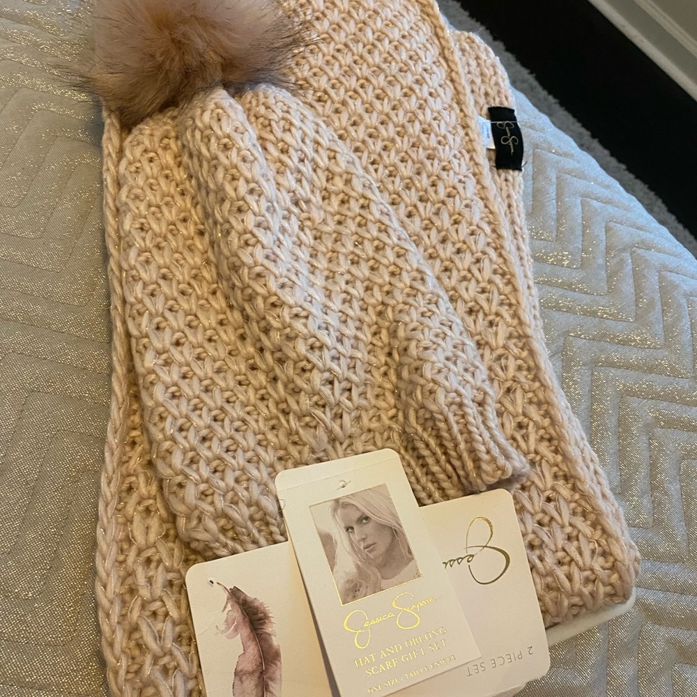 NWT JESSICA SIMPSON hat and scarf set